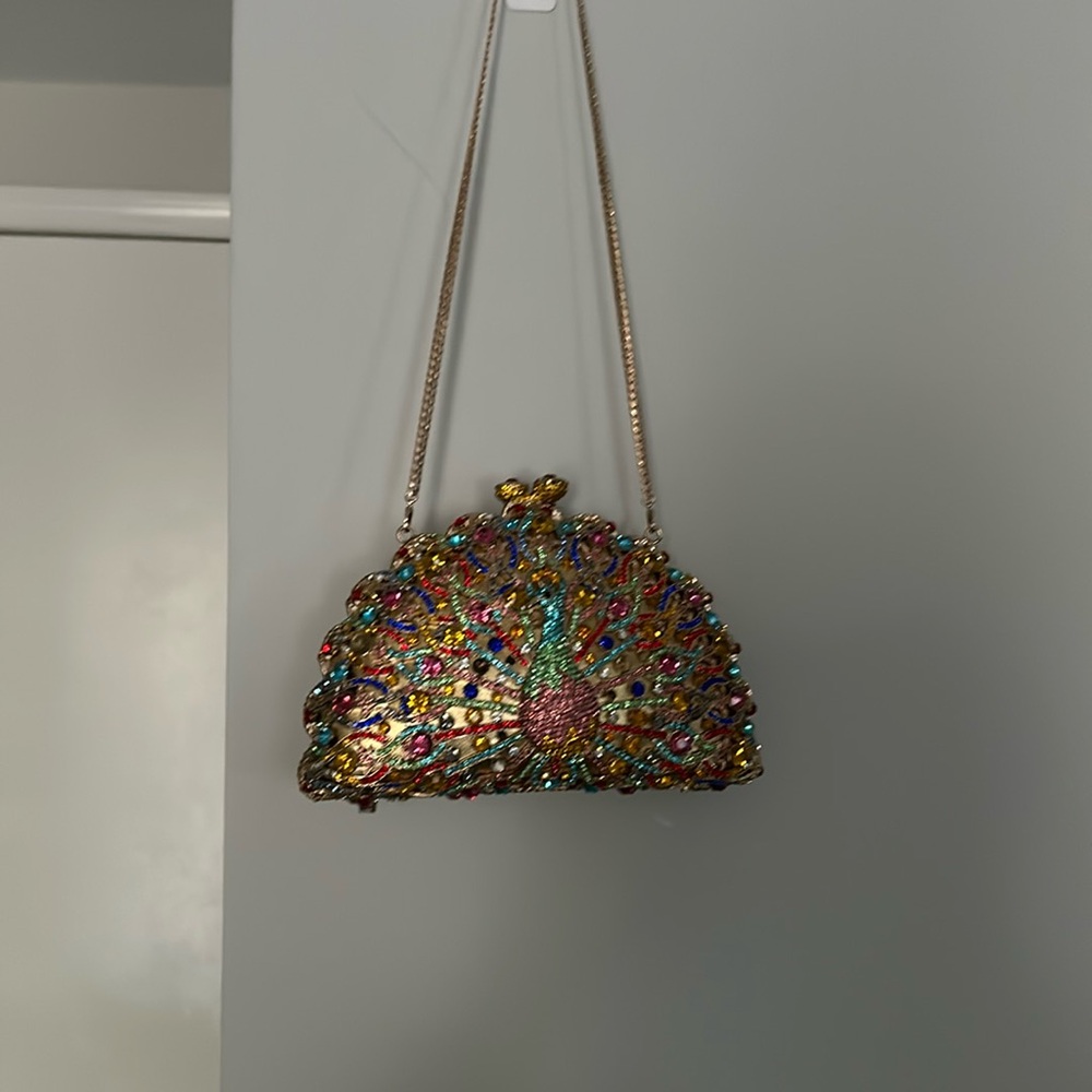 Very Detail Peacock clutch for a evening out